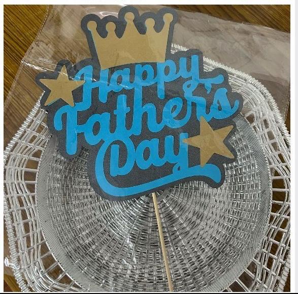 Happy Father's Day topper with a gold crown and stars